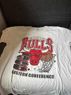 Ultra Game Chicago Bulls Graphic Tee - White with Red Logo